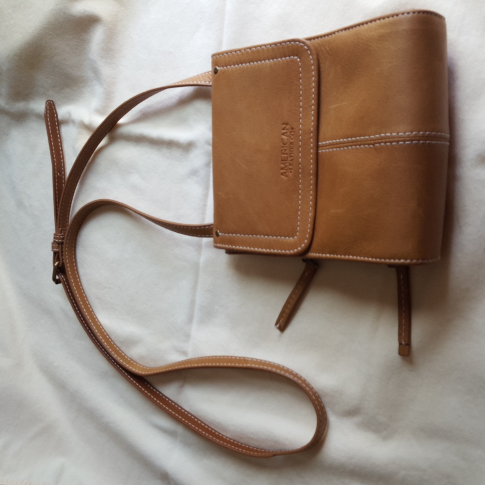 Crossbody purse